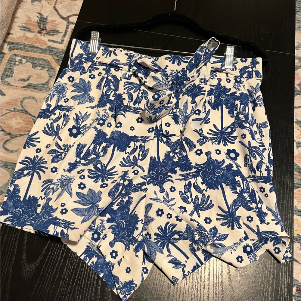 Blue & White Patterned Shorts - Picture 2 of 4
